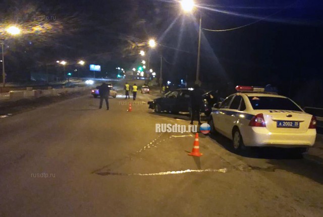 Водителя выбросило из салона автомобиля в результате ДТП в Череповце