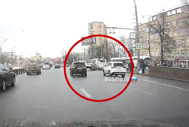 Смертельное ДТП с автобусом на Варшавском шоссе запечатлел видеорегистратор