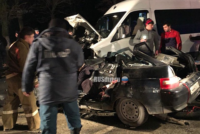 Четыре человека погибли в ДТП с участием микроавтобуса в Кабардино-Балкарии