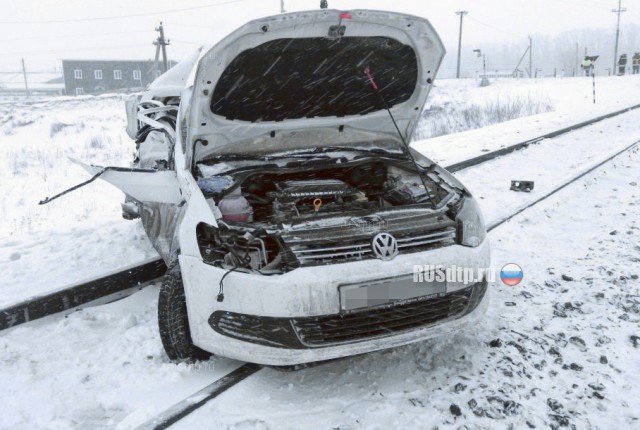 В Уфе в ДТП с участием поезда и автомобиля погибли два человека