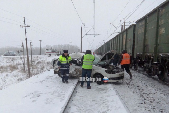 В Уфе в ДТП с участием поезда и автомобиля погибли два человека