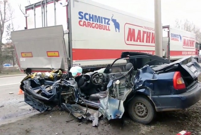 Водитель «Hyundai» погиб в ДТП с фурой «Магнита» на въезде в Новочеркасск