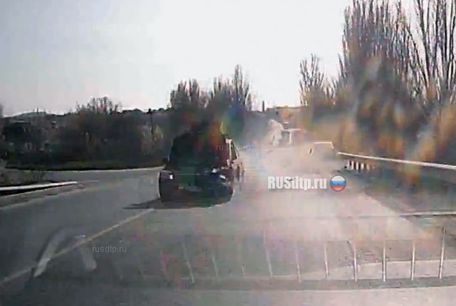 В Крыму водитель уснул за рулем и врезался в машину с ребенком
