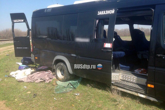 В ДТП с участием микроавтобуса и поезда в Крыму погибли 5 человек