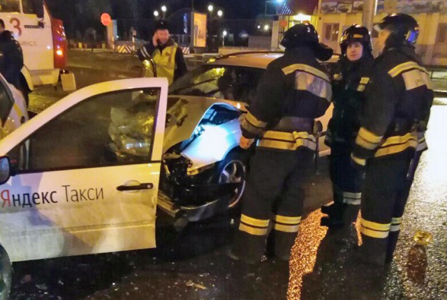 В Челябинске в ДТП погиб пассажир такси