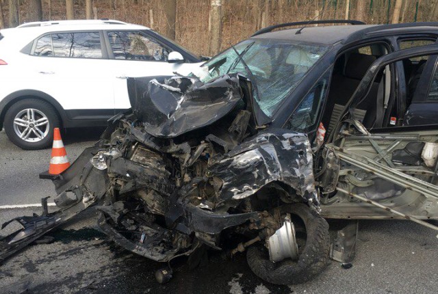 Четыре человека пострадали в массовом ДТП на Приморском шоссе в Петербурге