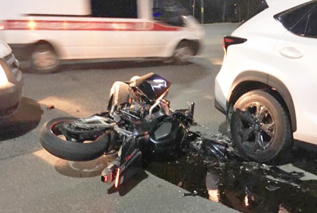 27-летний мотоциклист погиб от столкновения с «Лексусом» в Хабаровске