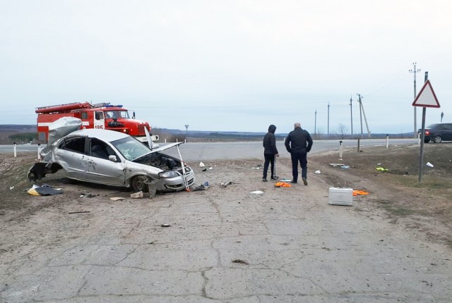 Пассажирка «Ниссана» погибла в ДТП под Сызранью