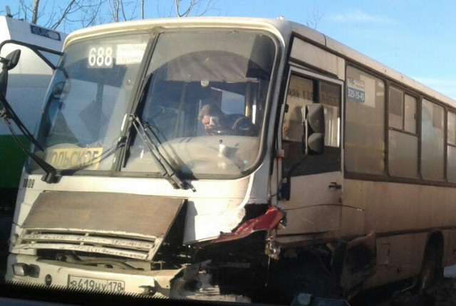 В Ленобласти водитель автобуса совершил смертельное ДТП, объезжая горящий бензовоз