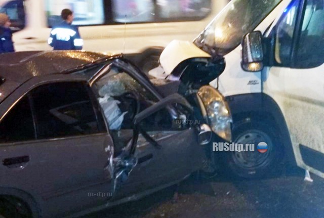 В Чебоксарах в ДТП с участием маршрутки и автомобиля пострадали 13 человек