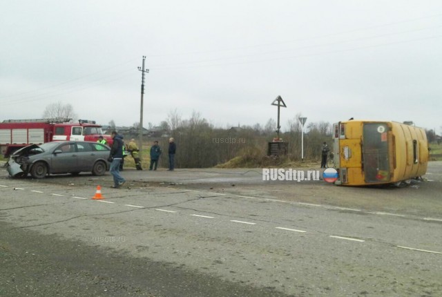 Двое пострадали в ДТП со школьным автобусом в Ивановской области
