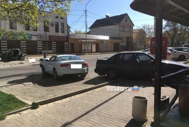 «Смарт» и «Ауди» столкнулись на перекрестке в Ставрополе
