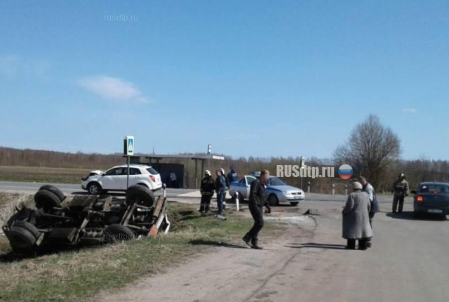 Бензовоз перевернулся в результате ДТП на трассе «Иваново - Кострома»