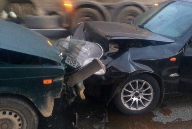 Пьяный водитель на «Жигулях» совершил лобовое ДТП на Мурманском шоссе
