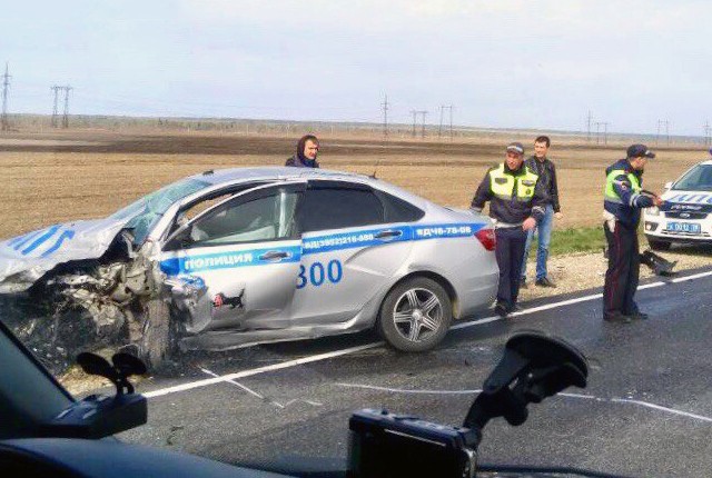 В Иркутской области автомобиль ДПС попал в ДТП, преследуя нарушителя