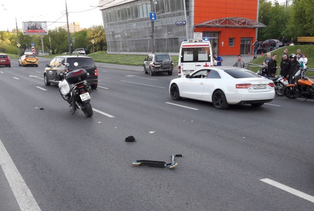 Мотоцикл сбил ребенка на Алтуфьевском шоссе в Москве