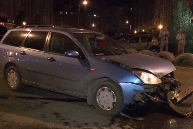 В Казани неадекватный водитель выбил стекло в патрульной машине