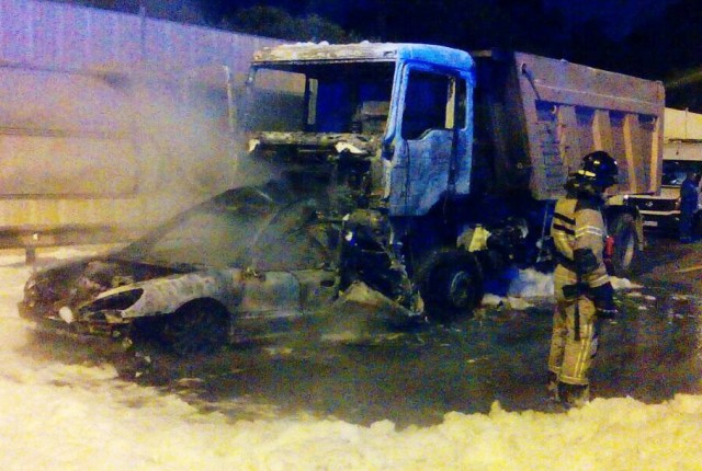 Трое погибли в ДТП с участием легковушки и грузовика под Калининградом