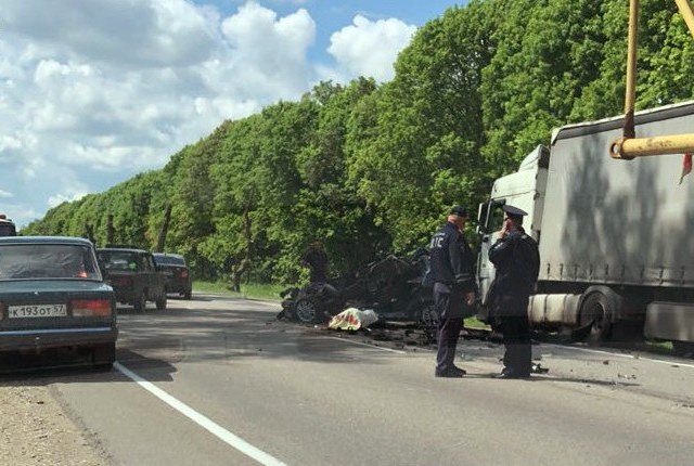 «Renault» разорвало на части в результате ДТП на трассе «Орел-Брянск»