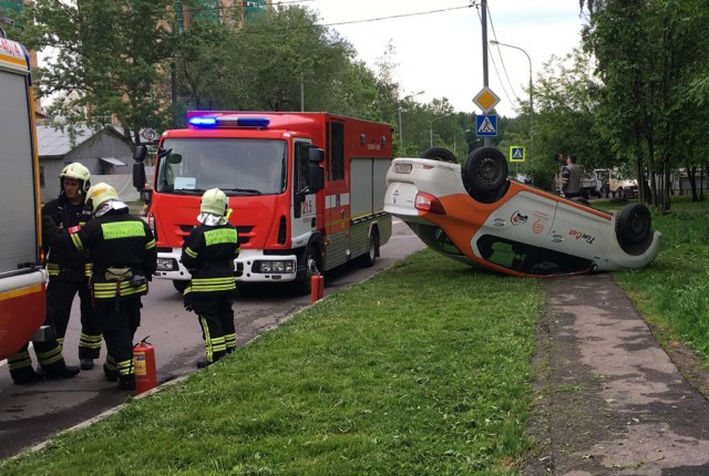 В Москве водитель попал в ДТП на каршеринговом авто и сбежал