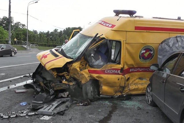 Водитель «скорой» погиб в массовом ДТП на Кутузовском проспекте