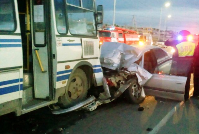 В Гусиноозерске в ДТП с участием «Тойоты» и автобуса погибли два человека