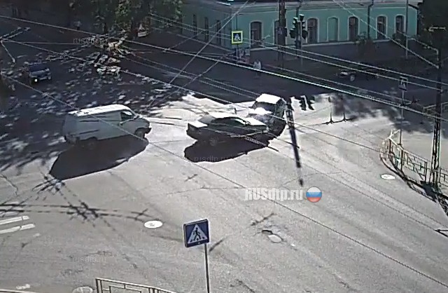 Камера запечатлела утреннее ДТП на проспекте Александра Невского в Петрозаводске