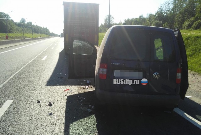 Водитель «Фольксвагена» погиб в ДТП на трассе М-10 «Россия»