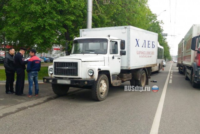 В Уфе в ДТП с участием автобуса и хлебного фургона пострадали три человека