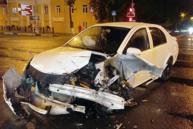 В Домодедово автомобиль сбил троих подростков. ВИДЕО