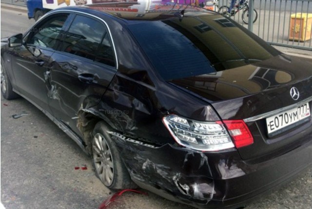 В Екатеринбурге во время погони разбился инспектор-мотоциклист