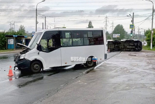 В Тольятти при столкновении двух маршруток пострадали 7 человек