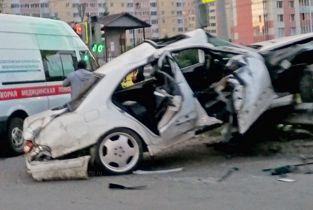 На Колтушском шоссе водителя выбросило через лобовое стекло. ВИДЕО