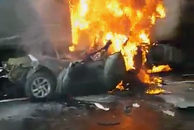 Супруги сгорели заживо в результате массового ДТП на трассе М-5 под Сызранью
