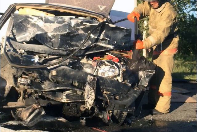 В Башкирии водитель и пассажир «Лады» погибли в ДТП с «Газелью»