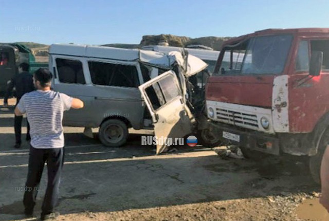 Двое погибли и 13 пострадали в ДТП с автобусом в Дагестане