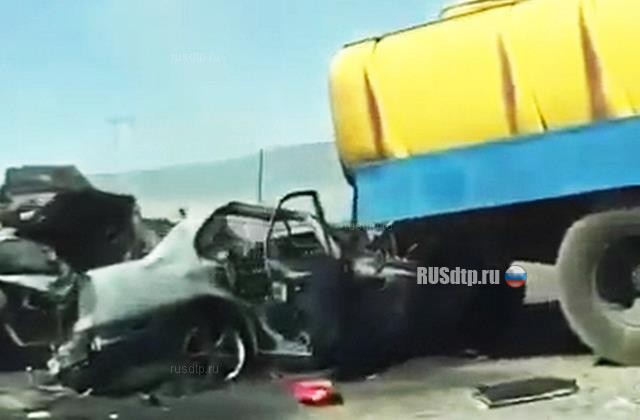 Трое погибли в огненном ДТП с молоковозом на Ставрополье