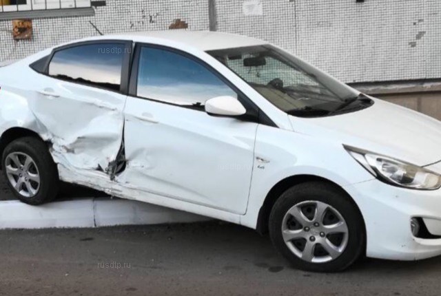 В Красноярске толпа устроила самосуд над пьяным водителем, разбившим более 10 машин во дворе