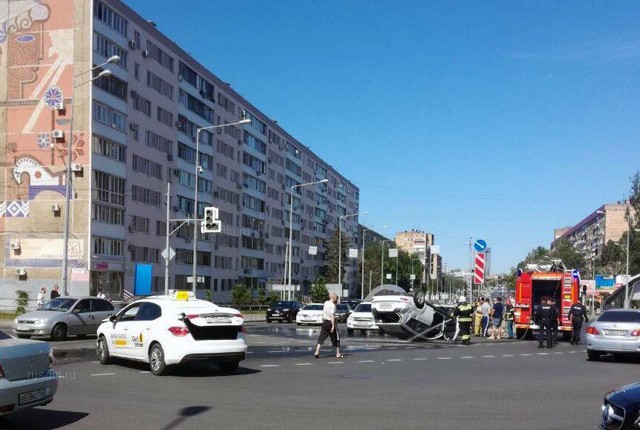 ДТП с переворотом произошло на Ново-Садовой в Самаре. ВИДЕО