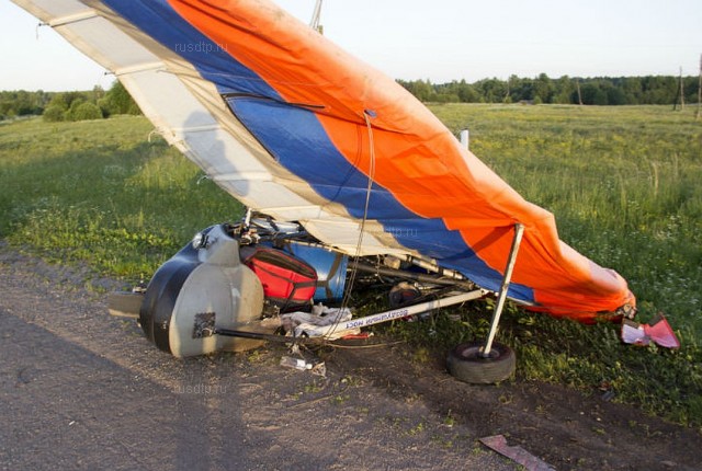 В Ярославской области пассажир мотоцикла погиб от столкновения с дельтапланом