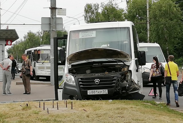 12 человек пострадали в ДТП с участием маршрутки в Орле