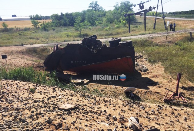 Двое погибли в ДТП с участием поезда и грузовика в Ростовской области