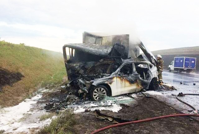 Двое сгорели в автомобиле в результате ДТП под Сызранью