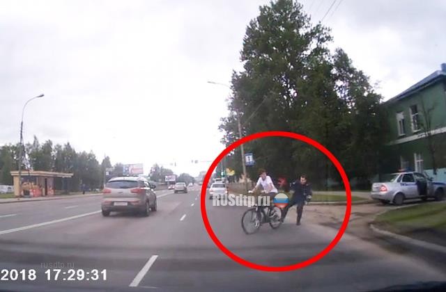 В Новгороде полицейские устроили погоню за велосипедистом