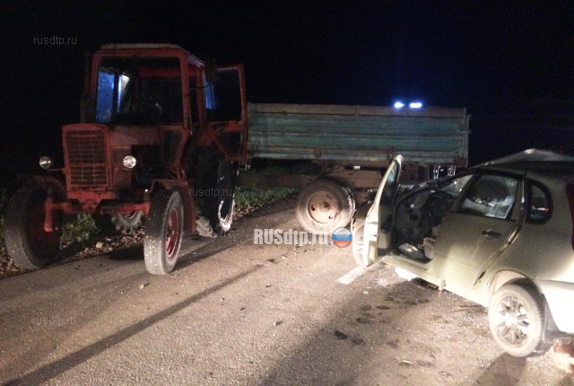 В Альметьевском районе при столкновении «Калины» с трактором погибла женщина