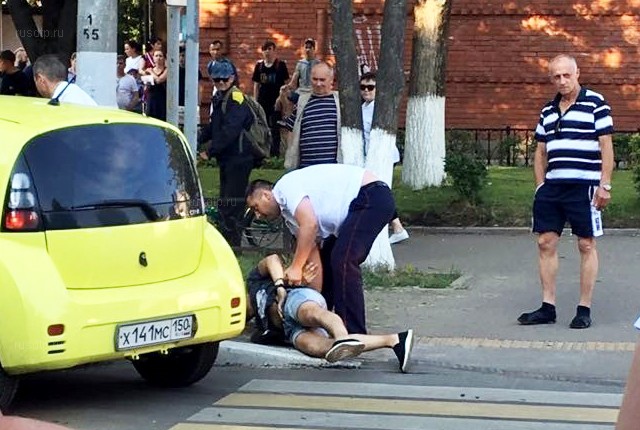 В Подмосковье подросток угнал машину у матери и попал в ДТП, скрываясь от полицейских