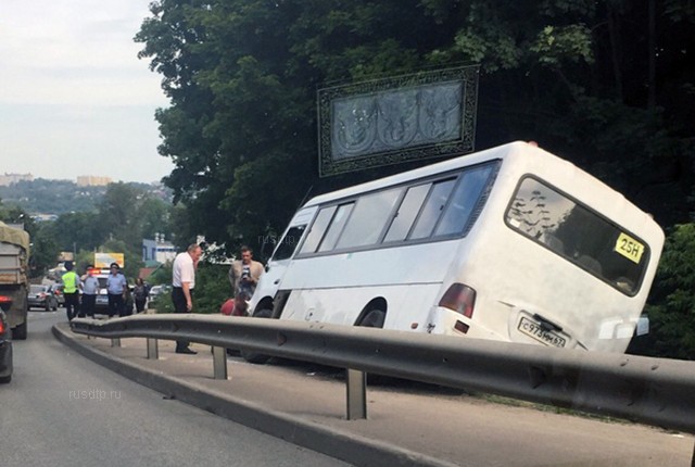 Маршрутка без тормозов попала в ДТП в Смоленске