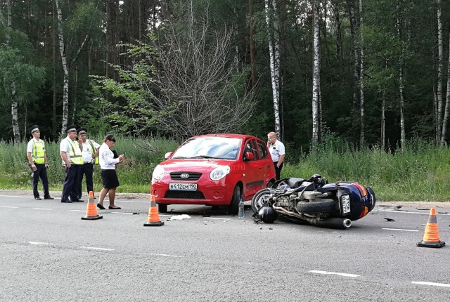 Момент гибели мотоциклиста в посёлке Правдинский запечатлел видеорегистратор