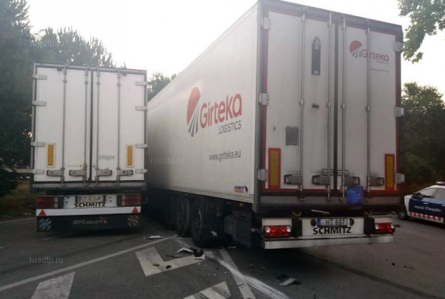 В Испании румынский дальнобойщик решил похитить топливо у своего коллеги
