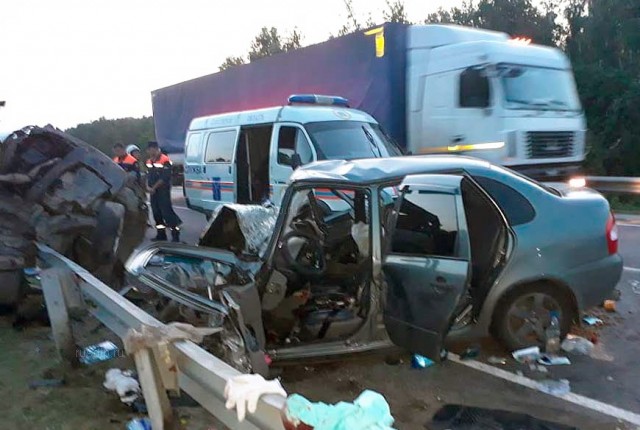 Четыре человека погибли в ДТП на трассе в Саратовской области